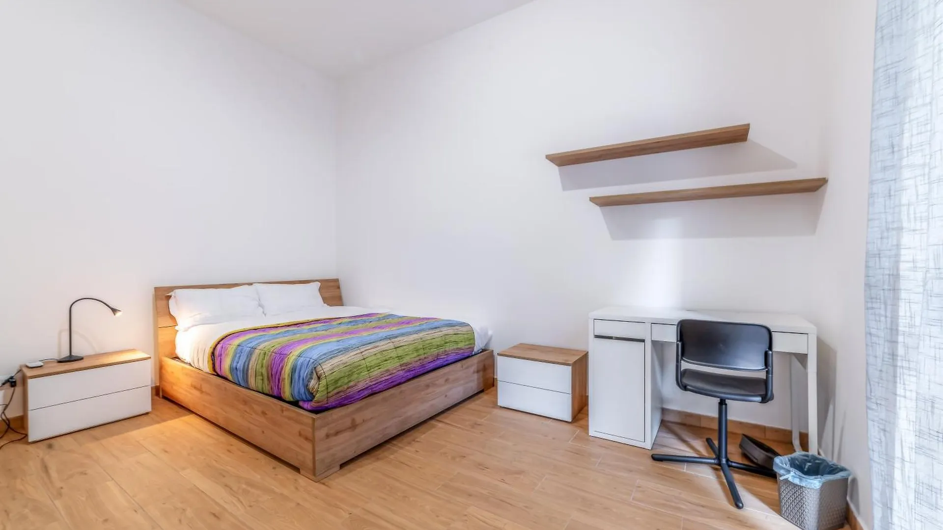 Cozy Rooms - Metro Garbatella & Wi-Fi contacts